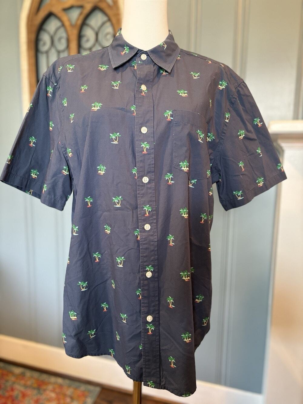 Men’s Gap Tropic Palm Tree Navy Short Sleeve Shirt Large Button Up Cotton EUC